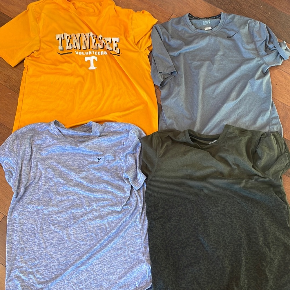 Men’s exercise shirts group of 4